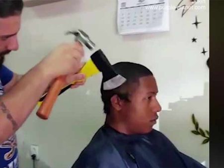 பத்த வச்சு.. கொத்தி எடுத்து.. பிடித்து இழுத்து.. வெட்டி எறிந்து.. அட ஹேர் கட்டிங்தான் இது!