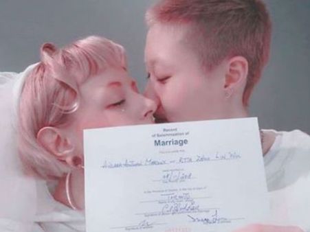 19 வயசு மகள்.. 31 வயது காதலியை மணந்ததால்.. அதிர்ச்சியில் ஜாக்கி சான்