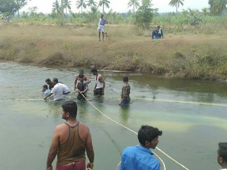 கர்நாடகத்தில் 28 பேரின் உயிரைக் குடித்த கோரமான பஸ் விபத்து.. குமாரசாமி இரங்கல்