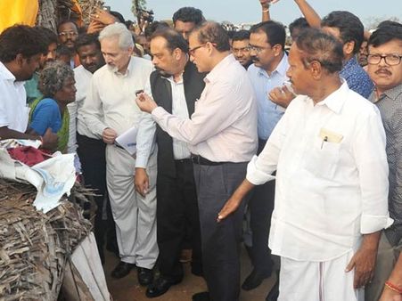 புயல் பாதித்த புதுக்கோட்டையில் மத்திய குழு ஆய்வு..கதறியடி குறைகளைச் சொன்ன மக்கள்