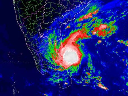 கஜா புயலால் பாதிப்பா?.. இந்த எண்களைத் தொடர்பு கொள்ளலாம்