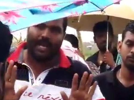 அவங்களுக்கு தனி.. எங்களுக்கு தனி.. பிரிச்சு கொடுங்க.. நிவாரணத்திலுமா ஜாதி.. அதிர வைக்கும் வீடியோ