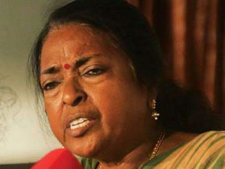 இதெல்லாம் எவ்வளவு கேவலம் தெரியுமா.. ஸ்டெர்லைட் மீது பாயும் பாத்திமா பாபு!