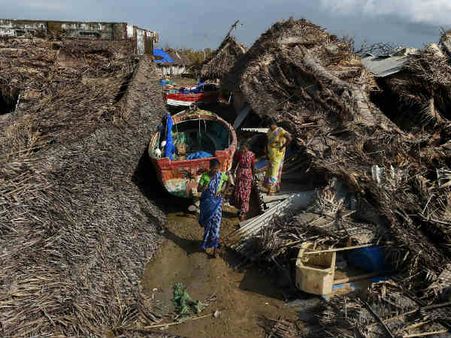 உப்பளம், விவசாயிகள், மீனவர்களின் வாழ்க்கையை புரட்டிப்போட்ட கஜா புயல் - 2000 கோடி நஷ்டம்
