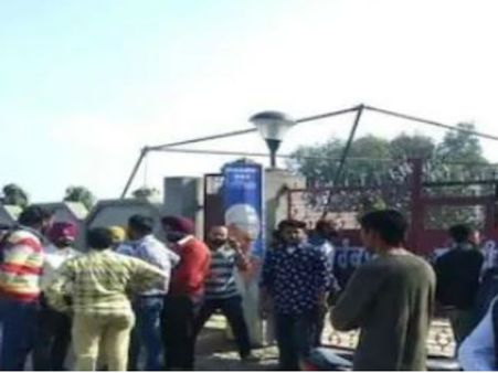 அமிர்தசரஸில் வழிபாட்டுத் தலத்தில் கிரனேட் தாக்குதல்.. 3 பேர் பலி.. 20 பேர் படுகாயம்