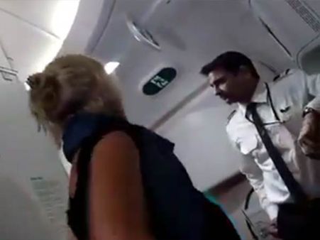 ரேஷன்ல்ல எக்ஸ்ட்ரா சக்கர தரலைனா சண்டை போடலாம்.. இதுக்கெல்லாமா.. என்னம்மா இப்படி பண்றீங்களேம்மா