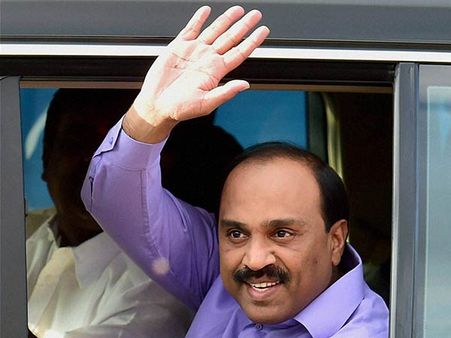 சரிகிறது ரெட்டி சகோதரர்கள் சாம்ராஜ்யம்.. கைது பயத்தில் ஜனார்த்தன ரெட்டி தலைமறைவு