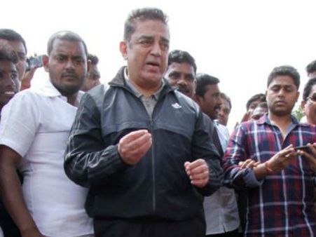 தரையில் கால் பதிக்காமல் என்னதான் தாழ பறந்தாலும் சோகம் தெரியாது- கமல் விமர்சனம்