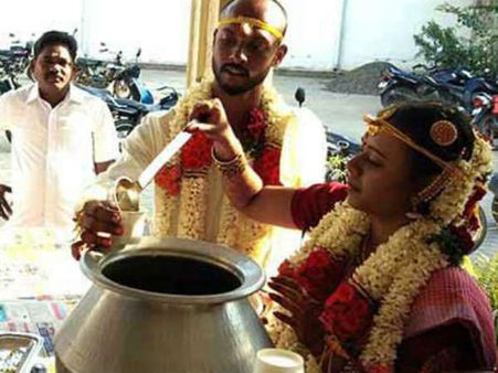 கல்யாணத்துக்கும் போயாச்சு.. காய்ச்சலுக்கு மருந்தும் குடிச்சாச்சு.. எப்பூடி!