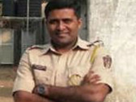 கற்பழிப்பு புகார் கொடுக்க வந்த பெண்ணை நாசம் செய்த சப்-இன்ஸ்பெக்டர்