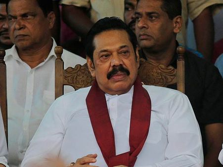 இலங்கையில் சிறிசேனா ஆதரவு அமைச்சர் திடீர் ராஜினாமா.. ராஜபக்சேவிற்கு கடும் பின்னடைவு!