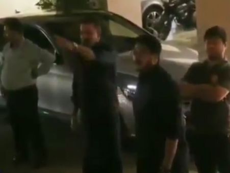 ஃபுல்லா குடித்துவிட்டு பத்திரிகையாளர்களை கெட்ட வார்த்தையால் திட்டிய சஞ்சய் தத்- வைரல் வீடியோ!