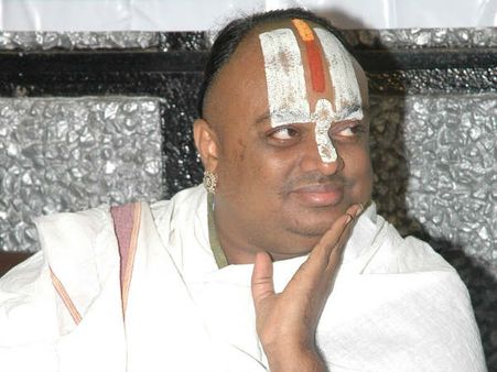 அம்மா, மகளை வசியப்படுத்தி நிர்வாண பூஜை செய்த சாமியார் சதுர்வேதி எங்கே? போலீசார் திணறல்