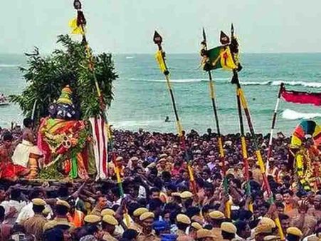 கந்த சஷ்டி 2018: திருச்செந்தூரில் சூரசம்ஹாரம் காண குவிந்த பக்தர்கள் - பலத்த பாதுகாப்பு ஏற்பாடுகள்