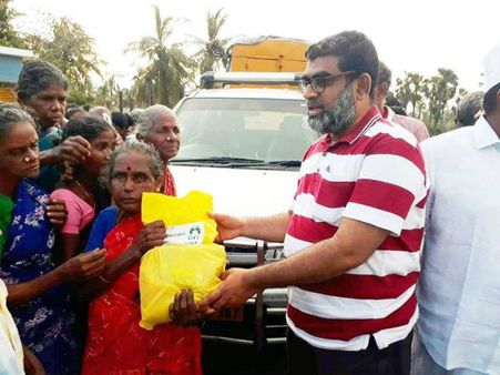 கஜா நிவாரணம்.. தவ்ஹீத் ஜமாஅத் ரூ. 3 லட்சம் உதவி