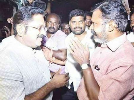 கொத்தமங்கலத்தில் ஒரு ஆச்சரிய சந்திப்பு.. திருமாவளவனும், தினகரனும் கை குலுக்கிய அந்த தருணத்தில்!