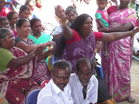 அதிமுக விழாவா?.. அம்மன் விழாவா?... அங்காள பரமேஸ்வரியே பாடலை கேட்டு சாமி ஆடிய பெண்கள்..