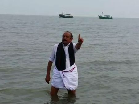 தனி ஈழம் நிச்சயம் அமையும்.. தஞ்சாவூர் கடலில் இறங்கி சத்தியம் செய்து சபதம் எடுத்த வைகோ!