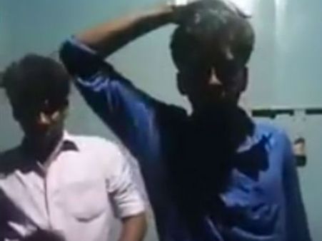 சர்கார் கட்அவுட்டை தொட்டால் வெட்டுவதாக மிரட்டிய வெறியர்கள்.. போலீஸ் தேடுதல் வேட்டை