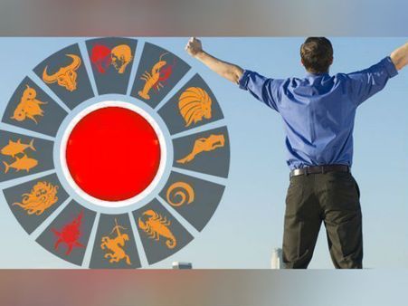 2019 ஆங்கில புத்தாண்டு பலன்கள்: வெளிநாடு செல்லும் யோகம் எந்த ராசிக்காரர்களுக்கு இருக்கு தெரியுமா?