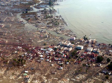 டிசம்பர் 26.. வங்கக் கடல் பாடிய மெளன ராகம்.. கடலோர கிராமங்களின் முகாரி.. மறக்க முடியாத.. சுனாமி!