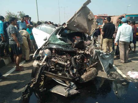 180 கி.மீ. வேகத்தில் இயக்கிய கார்.. குண்டூரில் விபத்தில் சிக்கிய கல்லூரி மாணவர்கள் 7 பேர் பலி