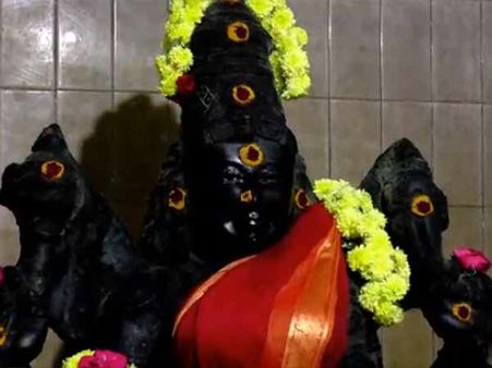 திருவுடையம்மன் கண் திறந்தார்.. சென்னை திருவொற்றியூரில் பரபரப்பு