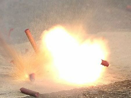 திண்டுக்கல் அருகே டமால் டுமீல்.. அணுகுண்டு வெடிப்பது போல சத்தம் கேட்பதால் மக்கள் பீதி