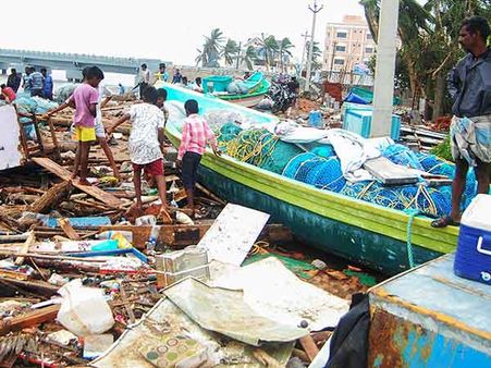 கஜா நிவாரண நிதியை தர மத்திய அரசு மறுக்கிறது.. மதுரை ஹைகோர்ட்டில் தமிழக அரசு குற்றச்சாட்டு