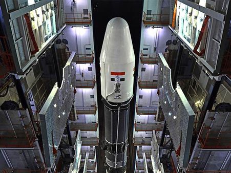 அசுர பலம் பெறும் ஏர்போர்ஸ்.. இந்தியாவை கண்காணிக்க போகும் ஆங்கிரி பேர்ட்.. கலக்கும் இஸ்ரோ!