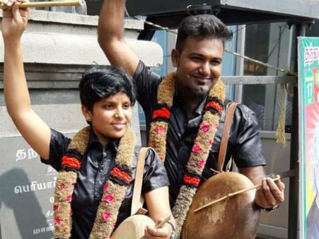 கவுசல்யாவிற்கு மாலை கொடுத்த சங்கரின் பாட்டி.. வாழ்த்திய சங்கரின் பெற்றோர்.. நெகிழ்ச்சி நிமிடம்