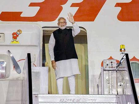 ஆத்தாடி.. மோடி வெளிநாட்டு பயண செலவு ரூ. 2021 கோடியா?.. மக்களுக்கு என்னென்ன செய்திருக்கலாம்!