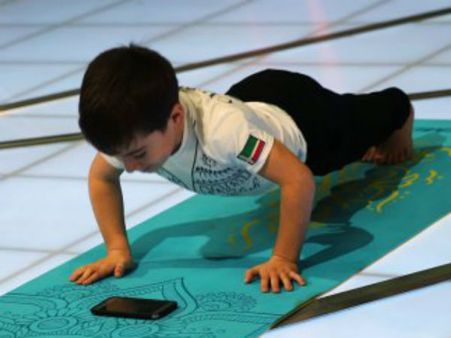 தண்டால் எடுப்பதில் 6 உலக சாதனைகள்... 5 வயது ‘குட்டி அர்னால்டு’க்கு குவியும் பாராட்டுகள்!