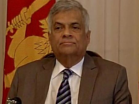 திரும்ப வந்துட்டேன்னு சொல்லு.. இலங்கை பிரதமராக மீண்டும் அரியணை ஏறினார் ரணில் விக்ரமசிங்கே!