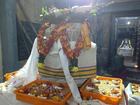 கார்த்திகை கடைசி சோமவாரம் : சிவ ஆலயங்களில் 1008 சங்காபிஷேகம்- பக்தர்கள் தரிசனம்