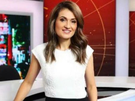 கை தெரிஞ்சது ஒரு குத்தமா? ஆஸ்திரேலிய பார்லிமெண்டில் இருந்து வெளியே அனுப்பப்பட்ட பெண்!