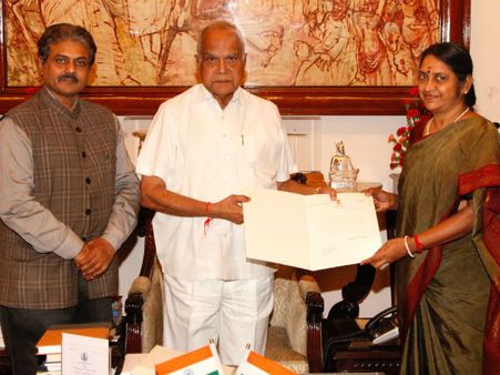 கீதாலட்சுமி ஓய்வு.. எம்ஜிஆர் மருத்துவ பல்கலை துணைவேந்தராக சுதா சேஷையன் நியமனம்