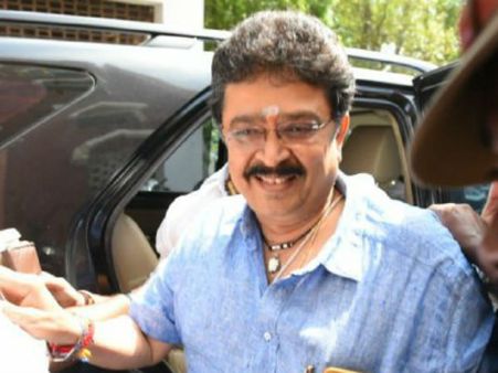 Newsmakers 2018: காரணங்கள் பல.. பாடம் ஒன்றுதான்.. வலுவுள்ளவனே பிழைப்பான்.. எஸ்.வி.சேகர்!