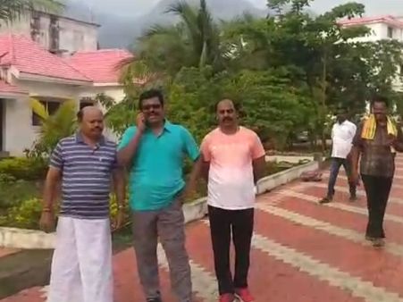 தினகரன் குரூப்புக்கு என்னாச்சு.. 9 பேராக சுருங்கிய மாஜி எம்எல்ஏக்கள்.. ஒகேனக்கலில் திடீர் முகாம்