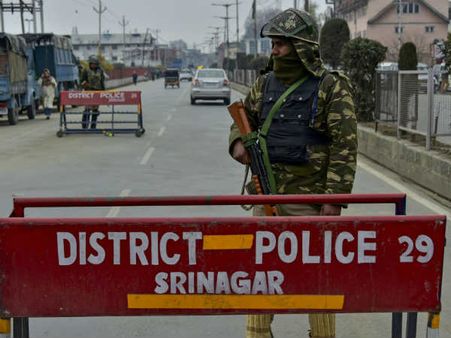 ஜம்மு-காஷ்மீரில் ராணுவம் அதிரடி.. பதுங்கி தாக்கிய 2 தீவிரவாதிகள் சுட்டுக்கொலை