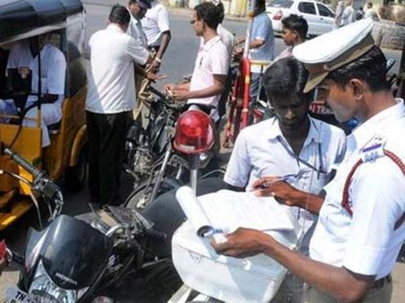 வாகன ஓட்டிகள் அசல் லைசென்ஸ் வைத்திருப்பது கட்டாயம்.. ஹைகோர்ட் மீண்டும் உறுதி