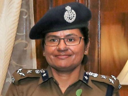 அண்டார்டிகாவின் தென் துருவத்தை அடைந்த முதல் பெண் ஐபிஎஸ்! நிமோனியாவால் பாதிப்பு!