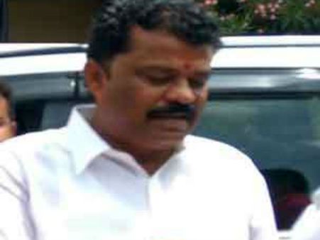 அமைச்சர் பதவியிலிருந்து பாலகிருஷ்ண ரெட்டி ராஜினாமா!