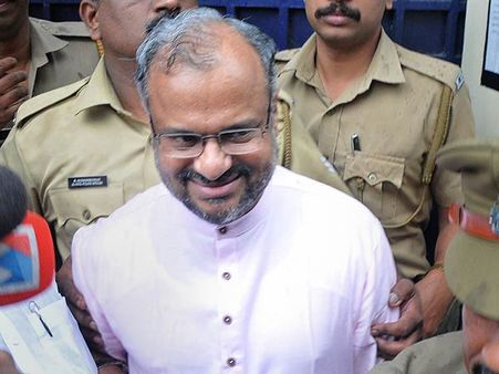 முன்னாள் பிஷப் பிராங்கோவிற்கு எதிராக போராடிய கன்னியாஸ்திரிகள் திடீர் டிரான்ஸ்பர்