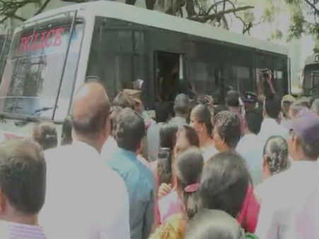 ஜாக்டோ ஜியோ ஸ்டிரைக்.. கோவையில் ஆயிரக்கணக்கான அரசு ஊழியர்கள் கைது