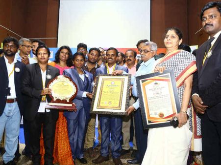 கின்னஸ் சாதனை.. வேக வைக்காமல், எண்ணெய் சேர்க்காமல்.. 3.5 நிமிடத்தில் 300 வகை உணவுகள்!