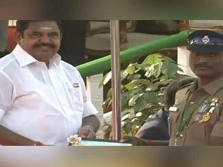 70-வது குடியரசு தினம் கோலாகலம்... விருதுகளை வழங்கி கௌரவித்தார் முதல்வர் பழனிசாமி