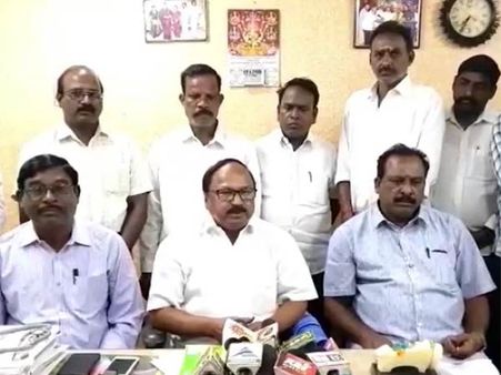 அரக்கோணத்தில் 4.5 உயரத்தில் பைபரால் ஆன திருவள்ளுவர் சிலை.. வரும் 20ம் தேதி திறக்க ஏற்பாடு