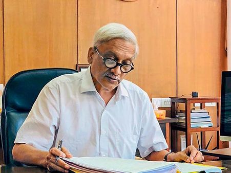 ரபேல் ஒப்பந்த கோப்புகளை பெட்ரூமில் ஒளித்துள்ள பாரிக்கர்.. ஆடியோ ஆதாரம் இருக்கு.. காங்கிரஸ் அதிரடி