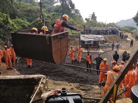 அழுகிய நிலையில் சிதிலமடைந்த உடல்.. மேகாலயா சுரங்கத்திலிருந்து ஒருவரின் உடல் மீட்பு!